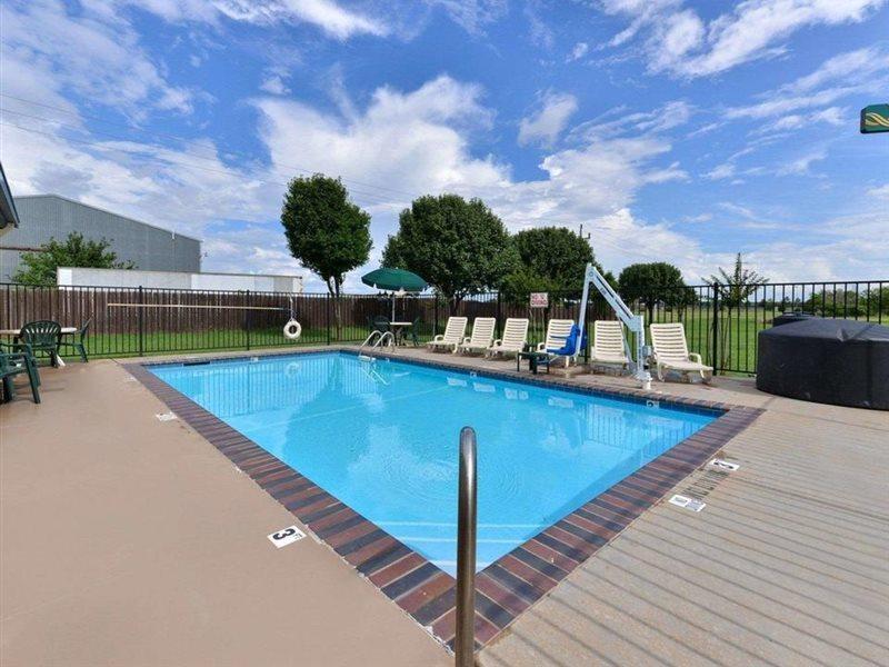 Quality Inn & Suites Wichita Falls I-44 Ngoại thất bức ảnh