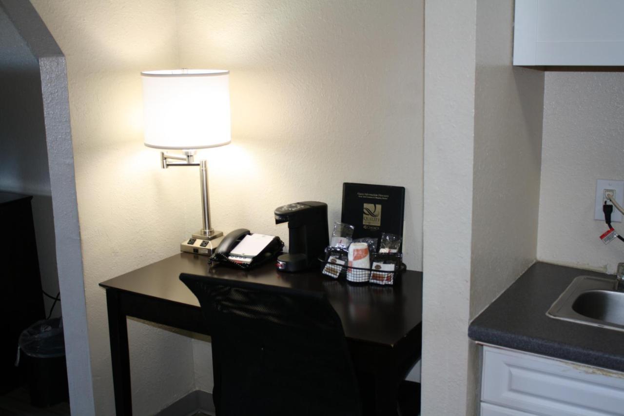 Quality Inn & Suites Wichita Falls I-44 Ngoại thất bức ảnh